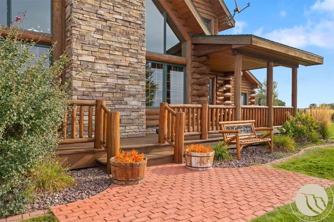 52 Rimrock Drive