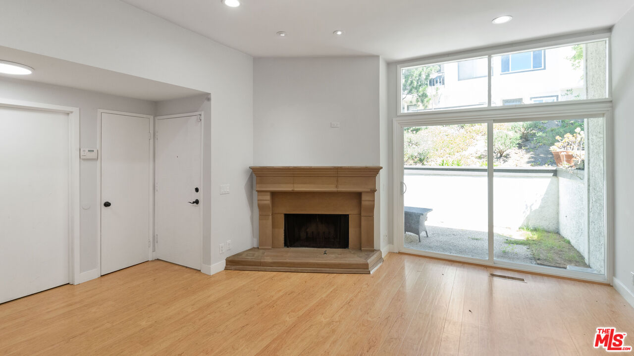 1666 Palisades Dr