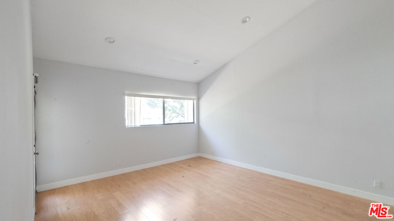 1666 Palisades Dr