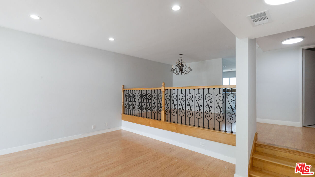 1666 Palisades Dr