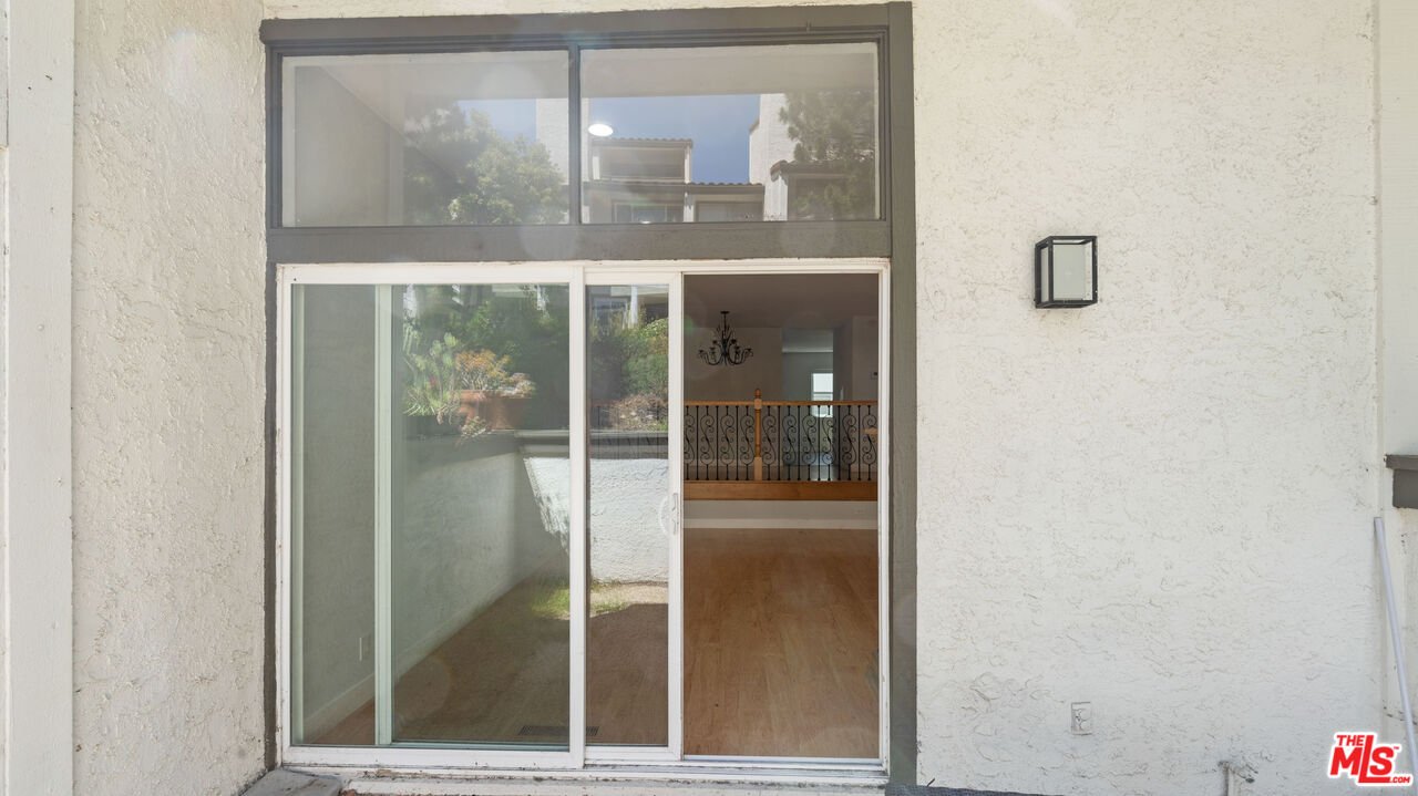 1666 Palisades Dr