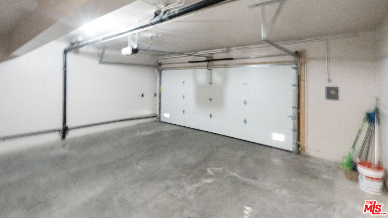 1666 Palisades Dr