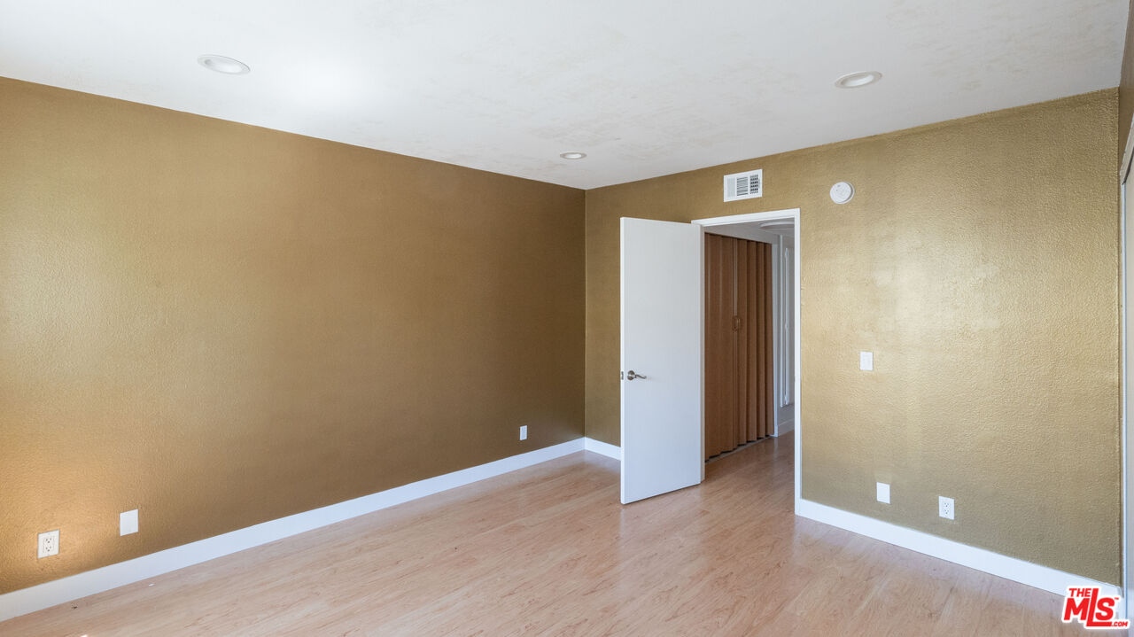 1666 Palisades Dr