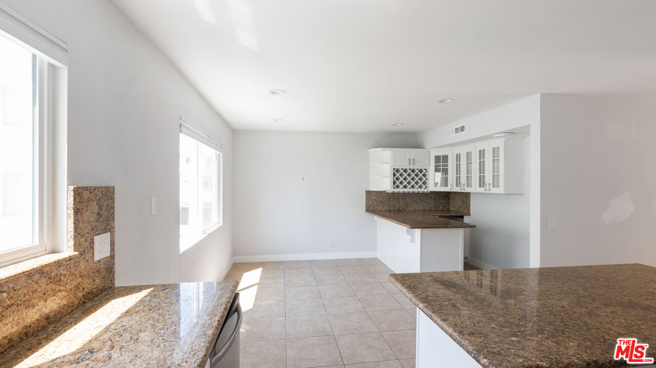 1666 Palisades Dr
