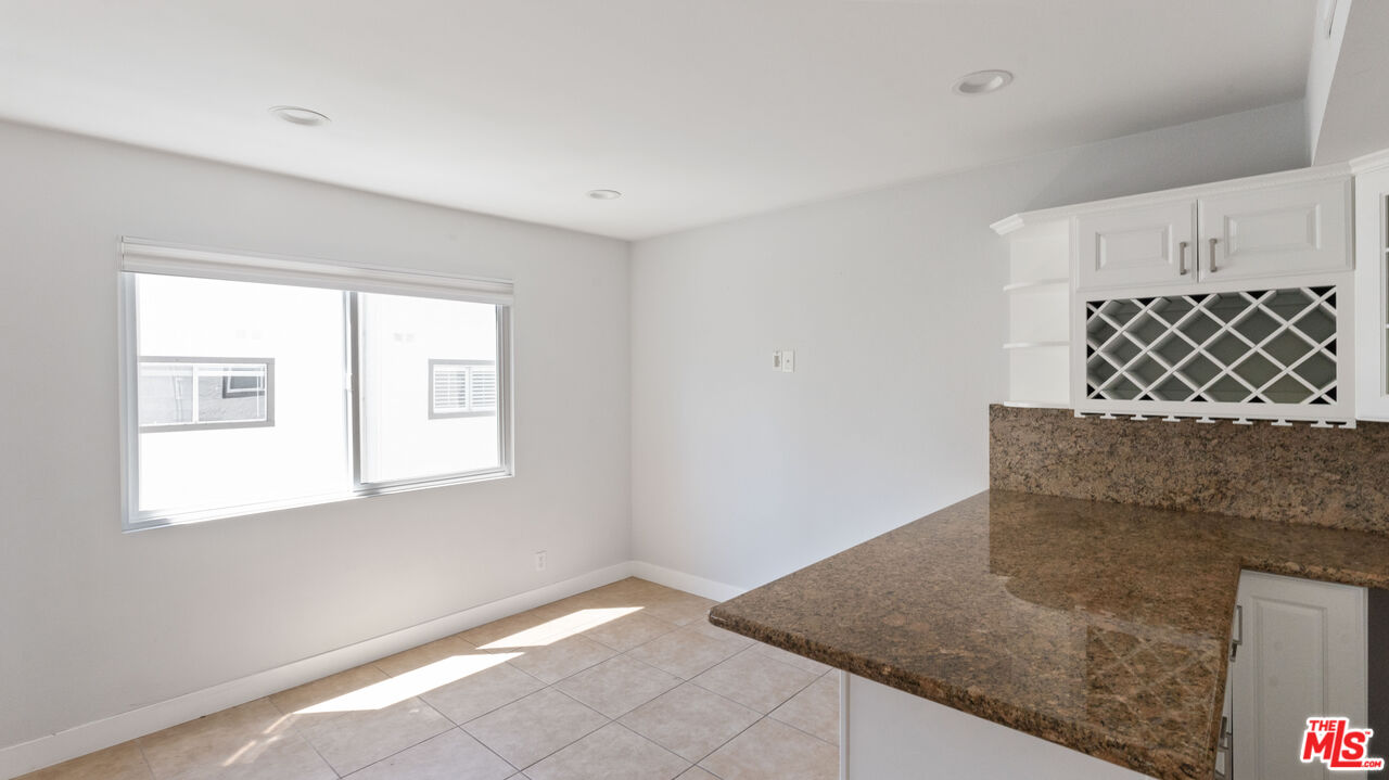 1666 Palisades Dr