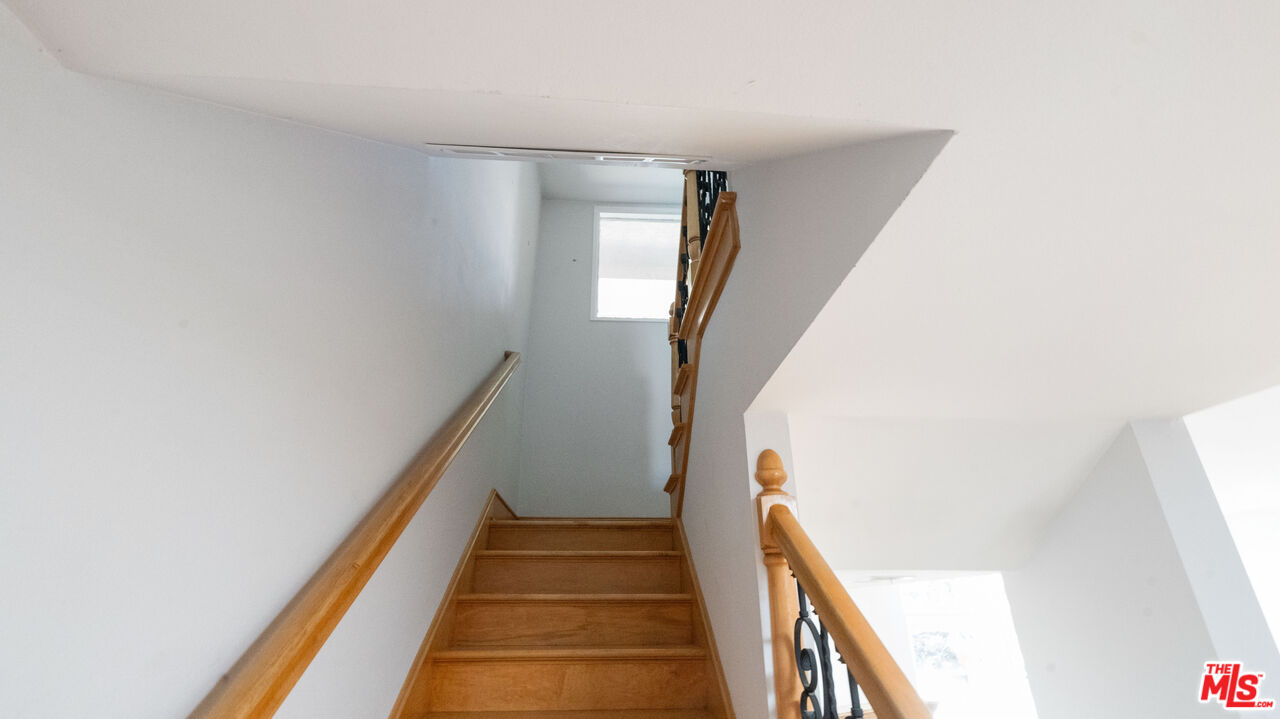 1666 Palisades Dr