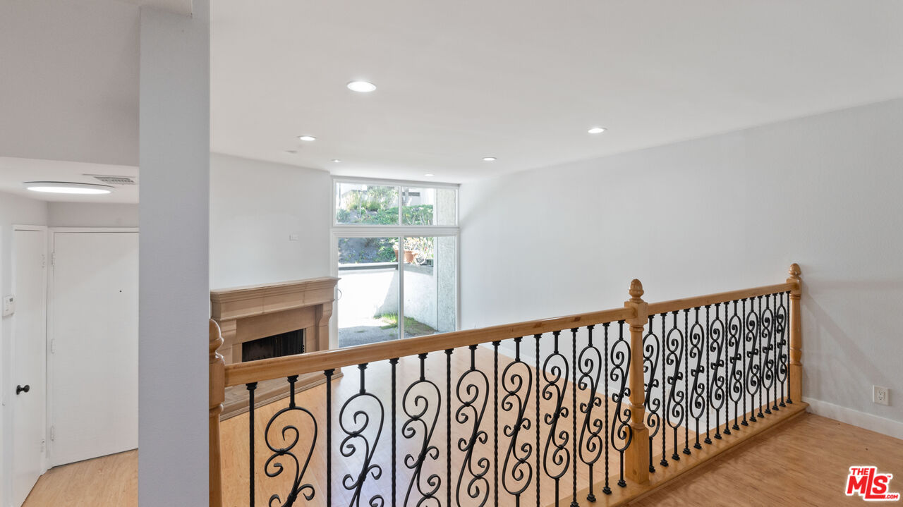 1666 Palisades Dr