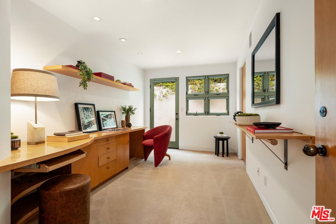 1058 Vista Grande Dr