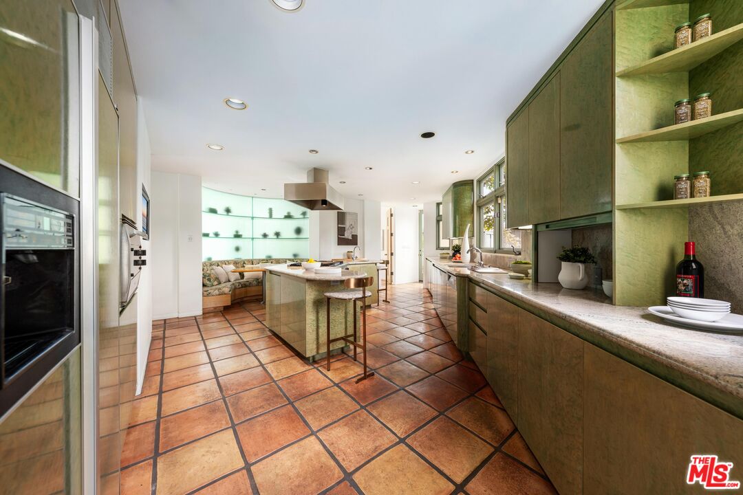 1058 Vista Grande Dr