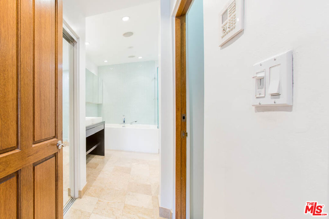 15500 W Sunset Blvd Unit: 104