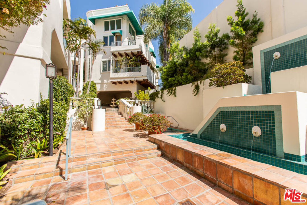 15500 W Sunset Blvd Unit: 104