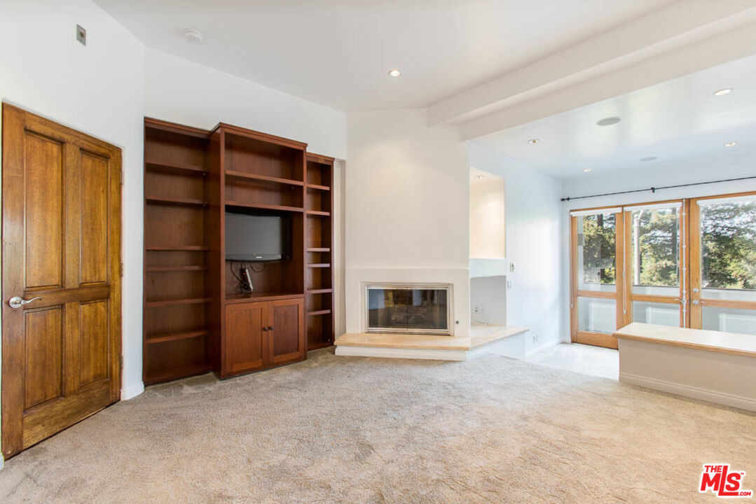 15500 W Sunset Blvd Unit: 104