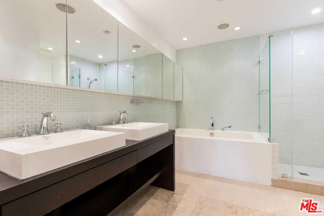 15500 W Sunset Blvd Unit: 104