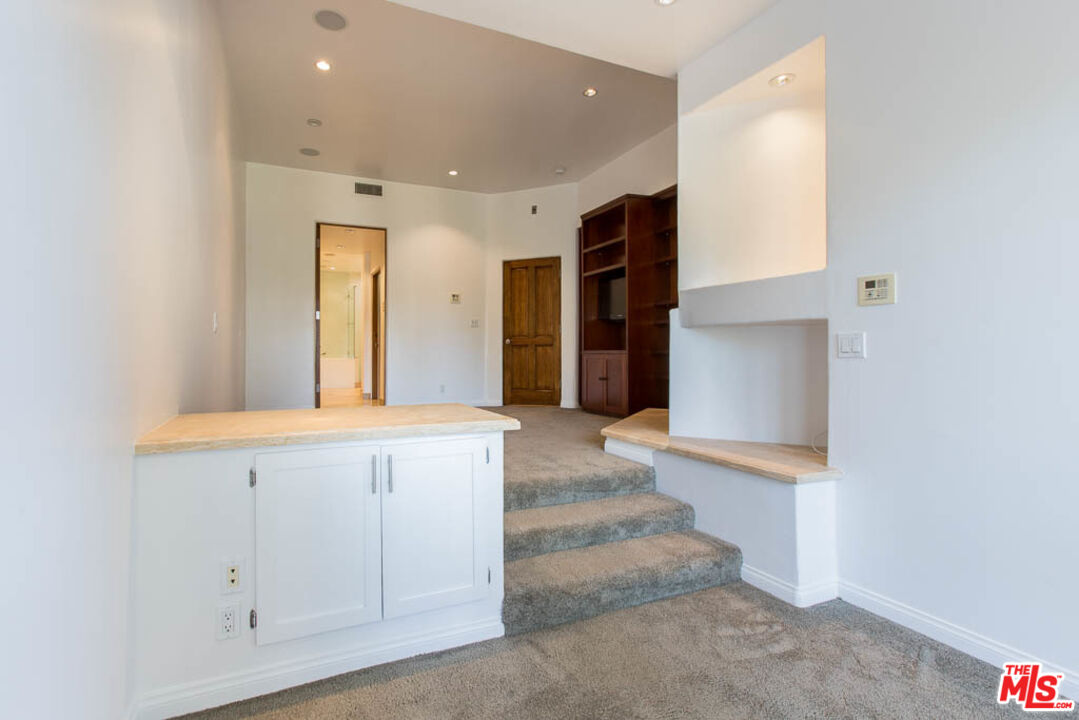 15500 W Sunset Blvd Unit: 104