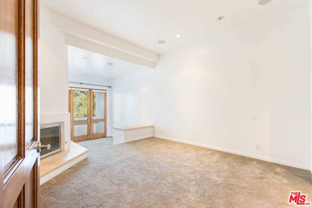 15500 W Sunset Blvd Unit: 104