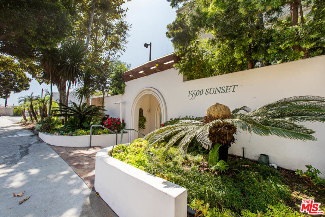 15500 W Sunset Blvd Unit: 104