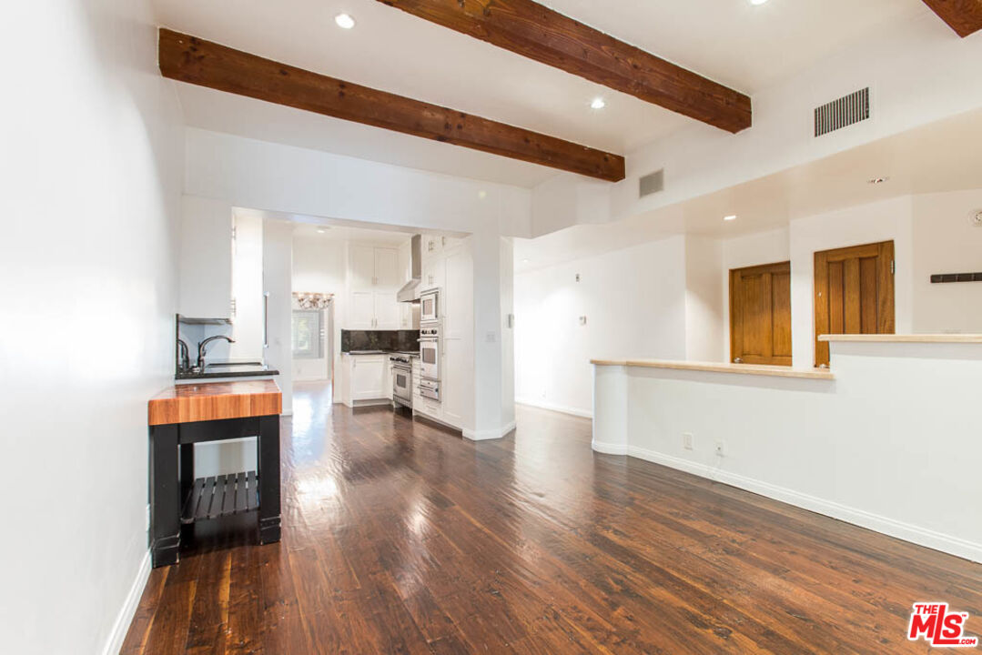 15500 W Sunset Blvd Unit: 104