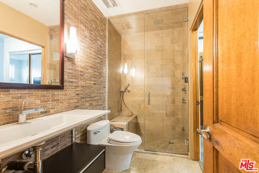 15500 W Sunset Blvd Unit: 104