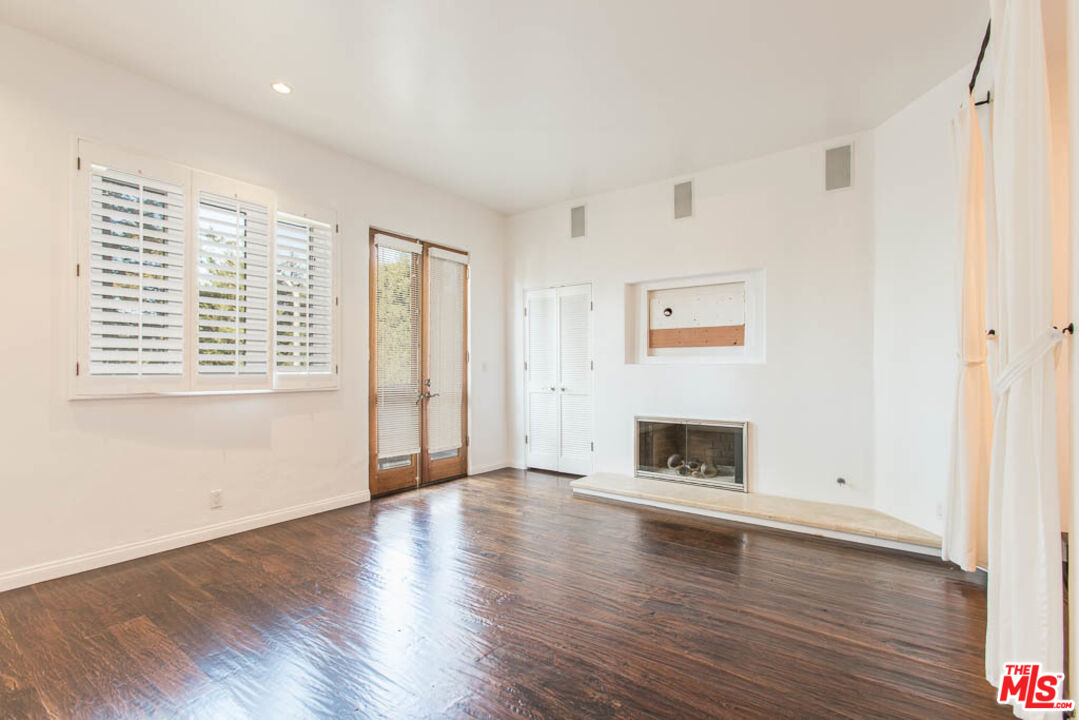 15500 W Sunset Blvd Unit: 104