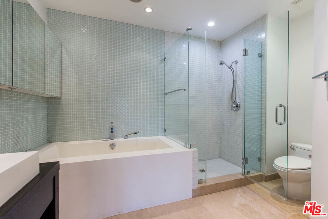 15500 W Sunset Blvd Unit: 104