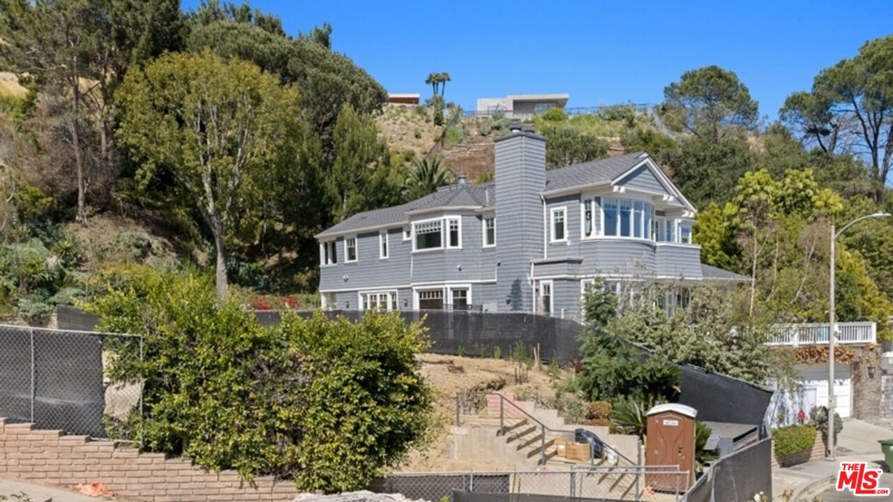 1137 Donaire Way