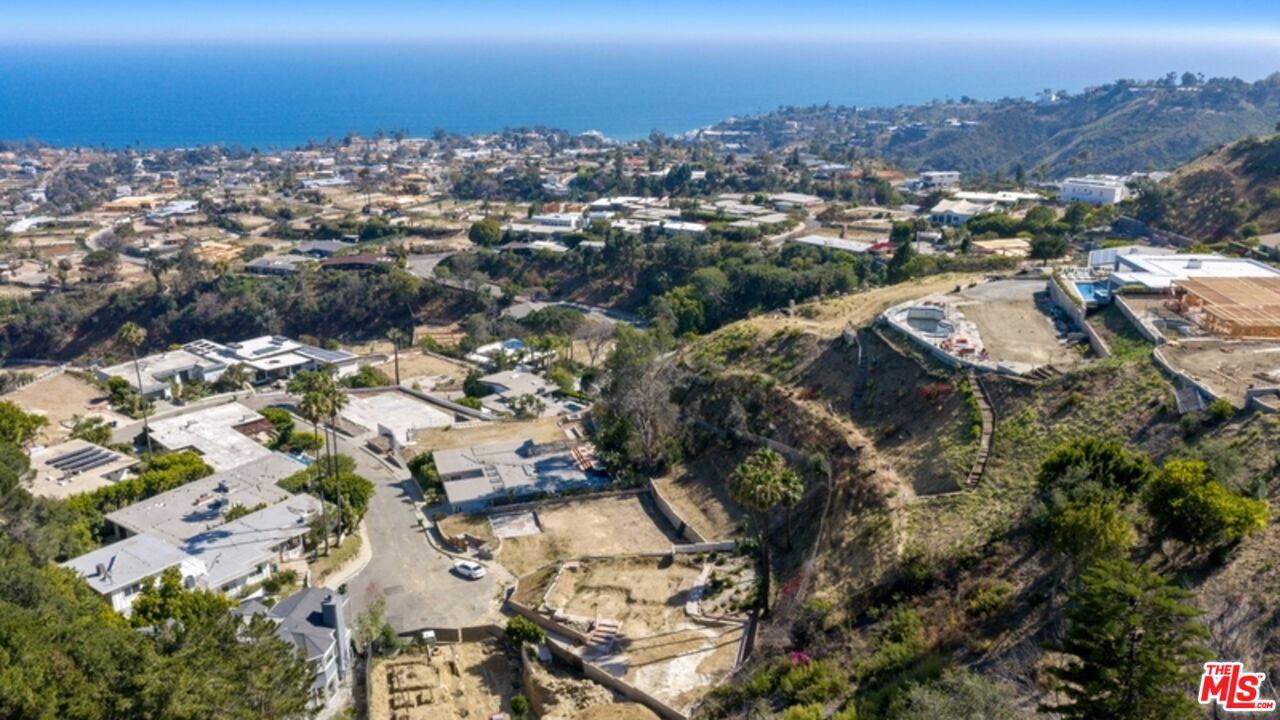 1137 Donaire Way