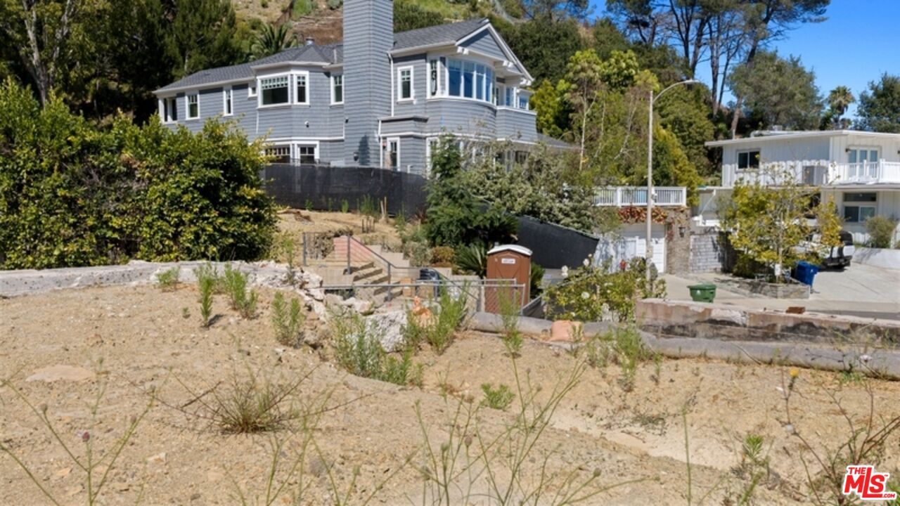 1137 Donaire Way