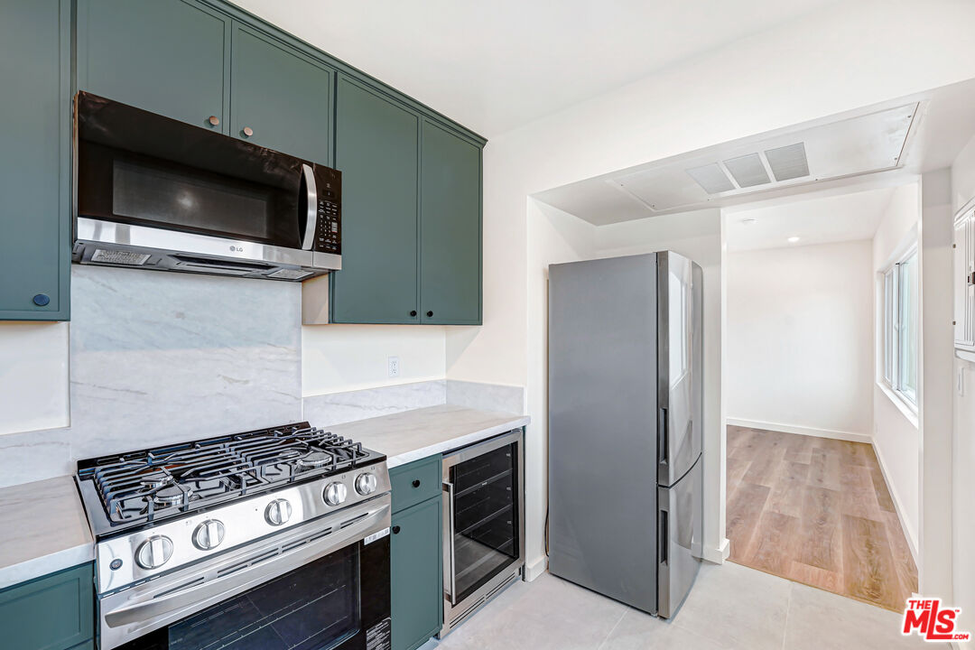 16185 W Sunset Blvd Unit: 1