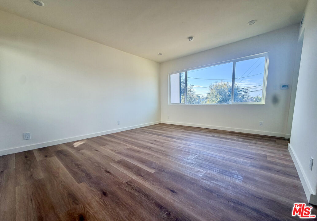 16185 W Sunset Blvd Unit: 1
