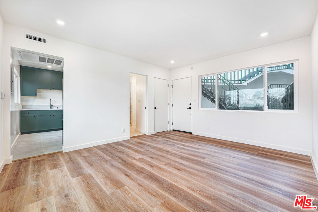 16185 W Sunset Blvd Unit: 1
