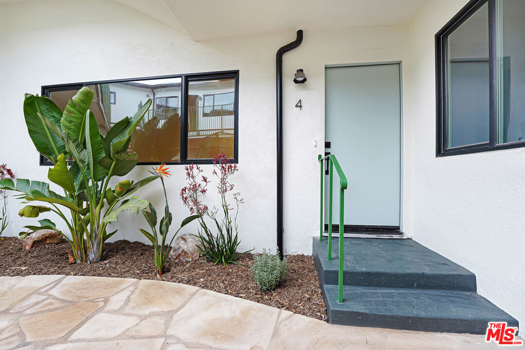 16185 W Sunset Blvd Unit: 4