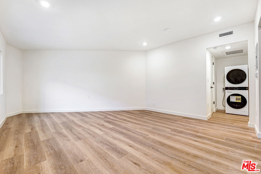 16185 W Sunset Blvd Unit: 4
