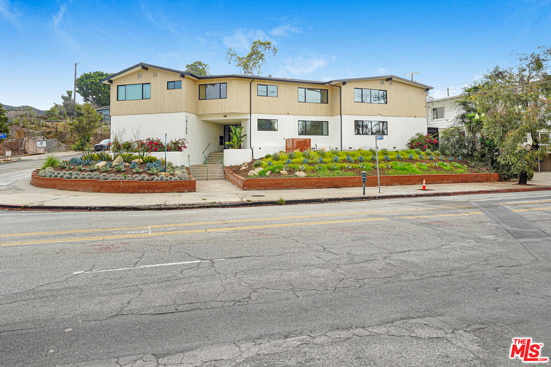16185 W Sunset Blvd Unit: 7