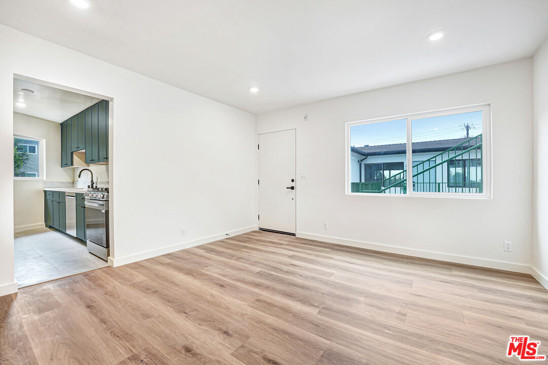 16185 W Sunset Blvd Unit: 8