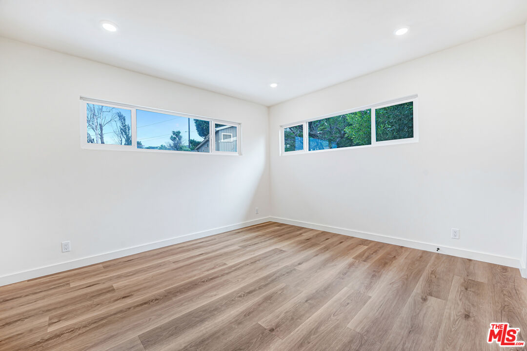 16185 W Sunset Blvd Unit: 9