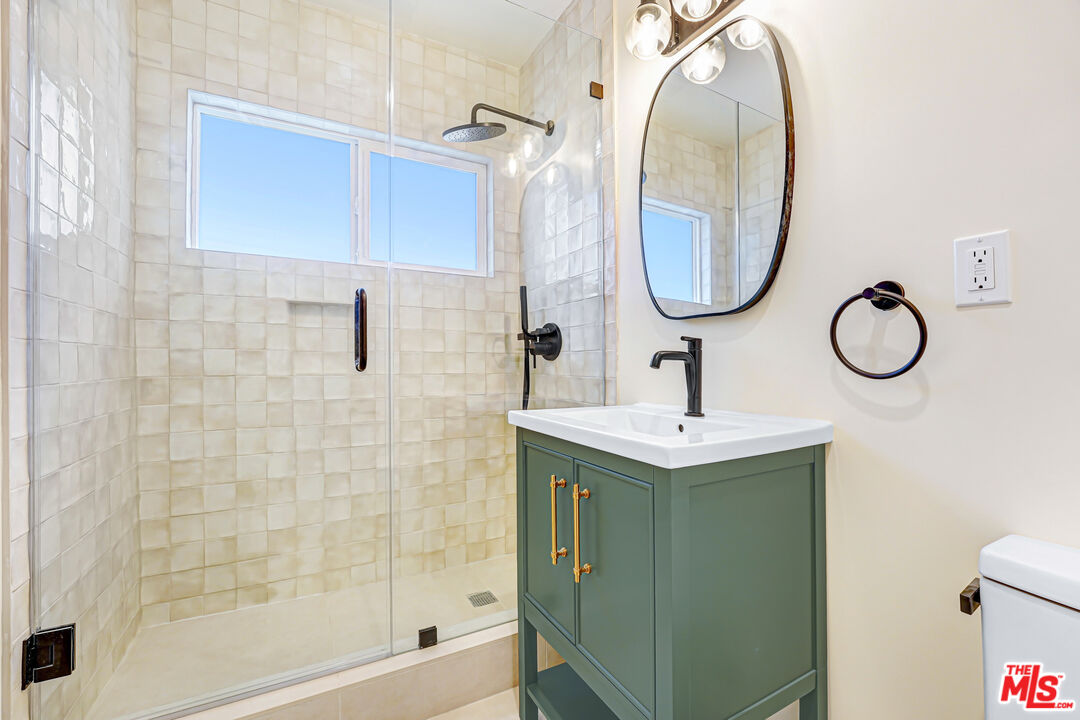 16185 W Sunset Blvd Unit: 10