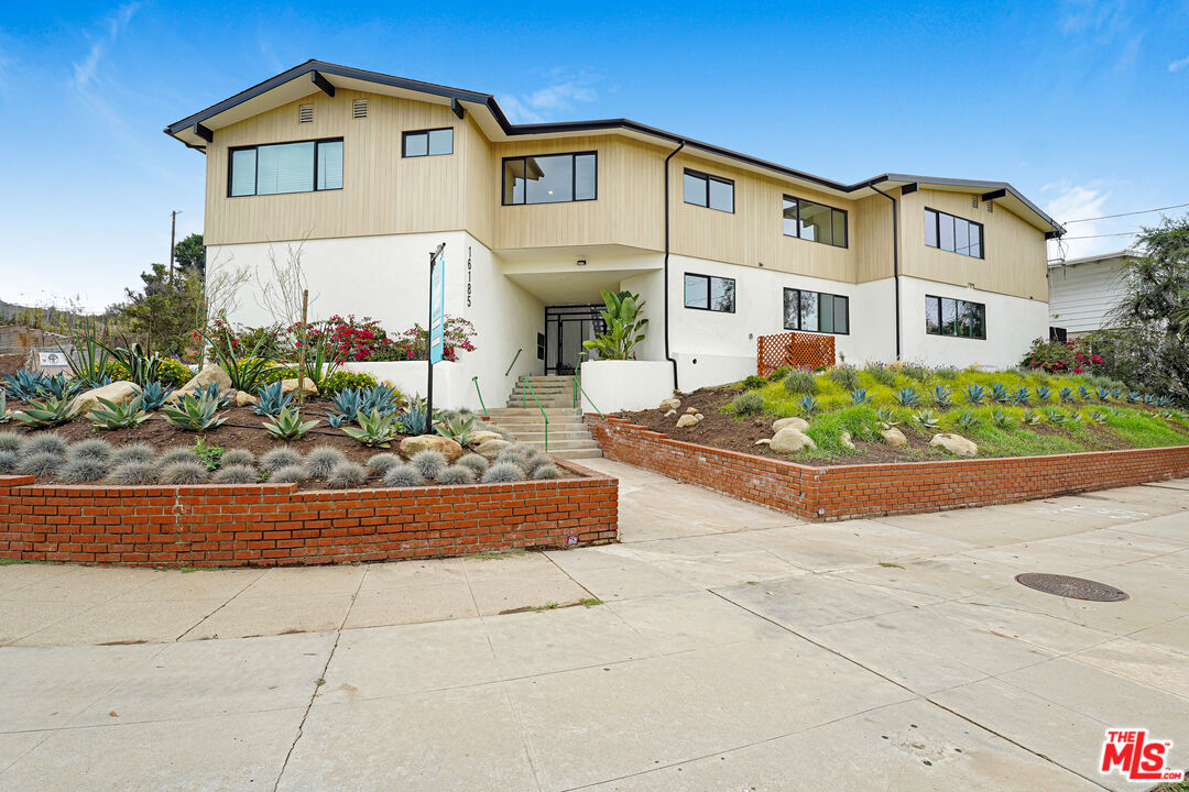 16185 W Sunset Blvd Unit: 10