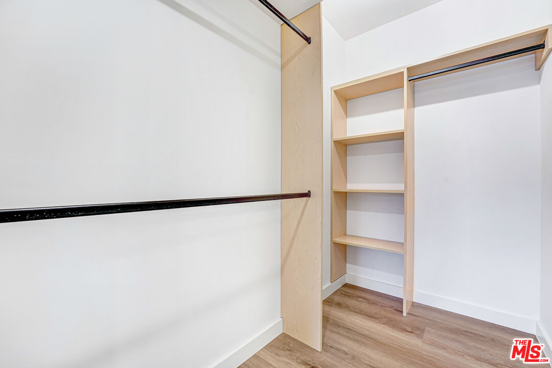 16185 W Sunset Blvd Unit: 10