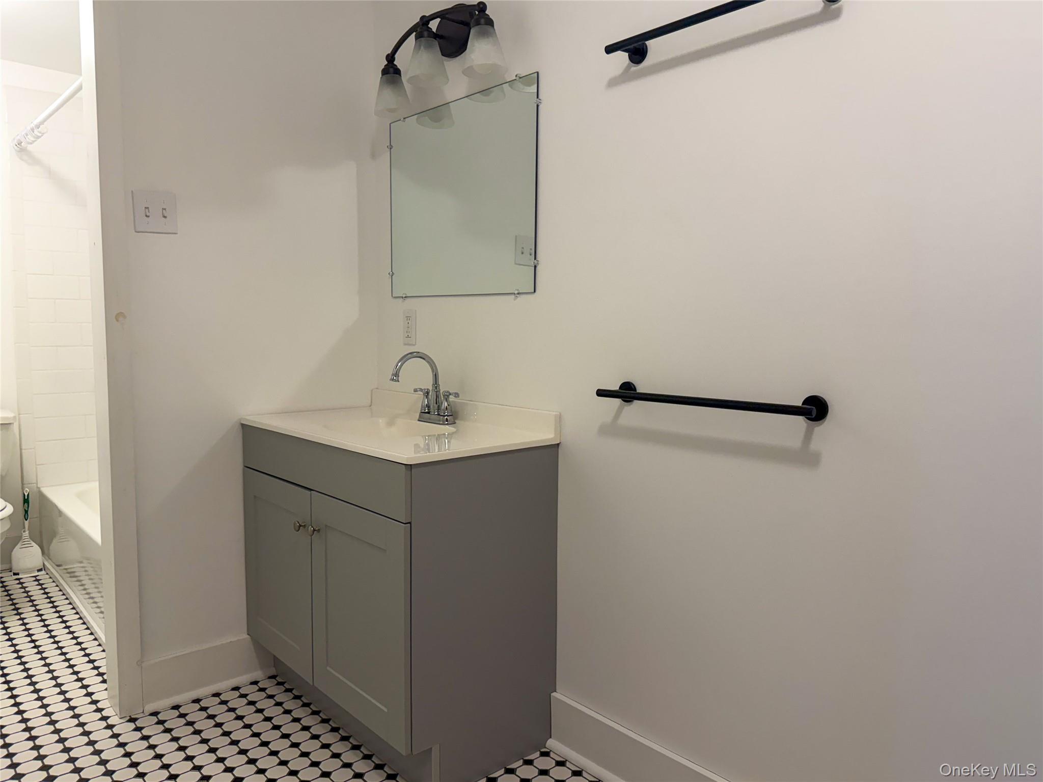 5 North Road Unit: 2A