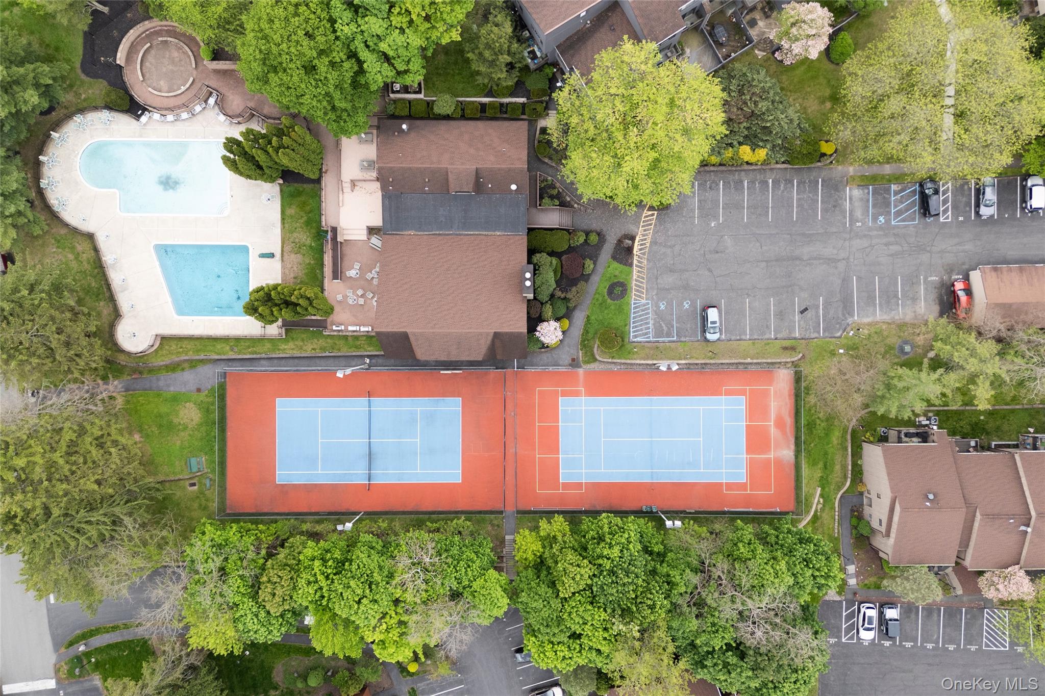 1608 Mulberry Court