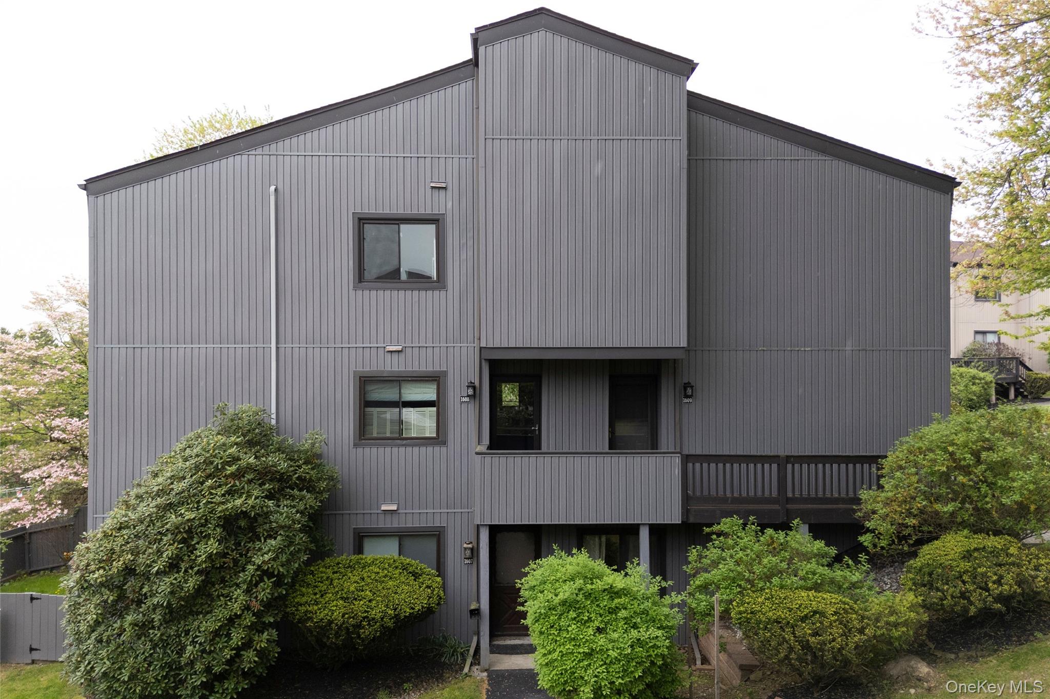 1608 Mulberry Court