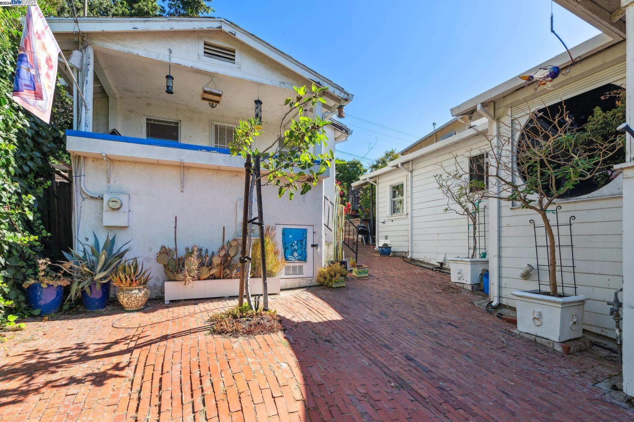 1549 AZALEA AVENUE