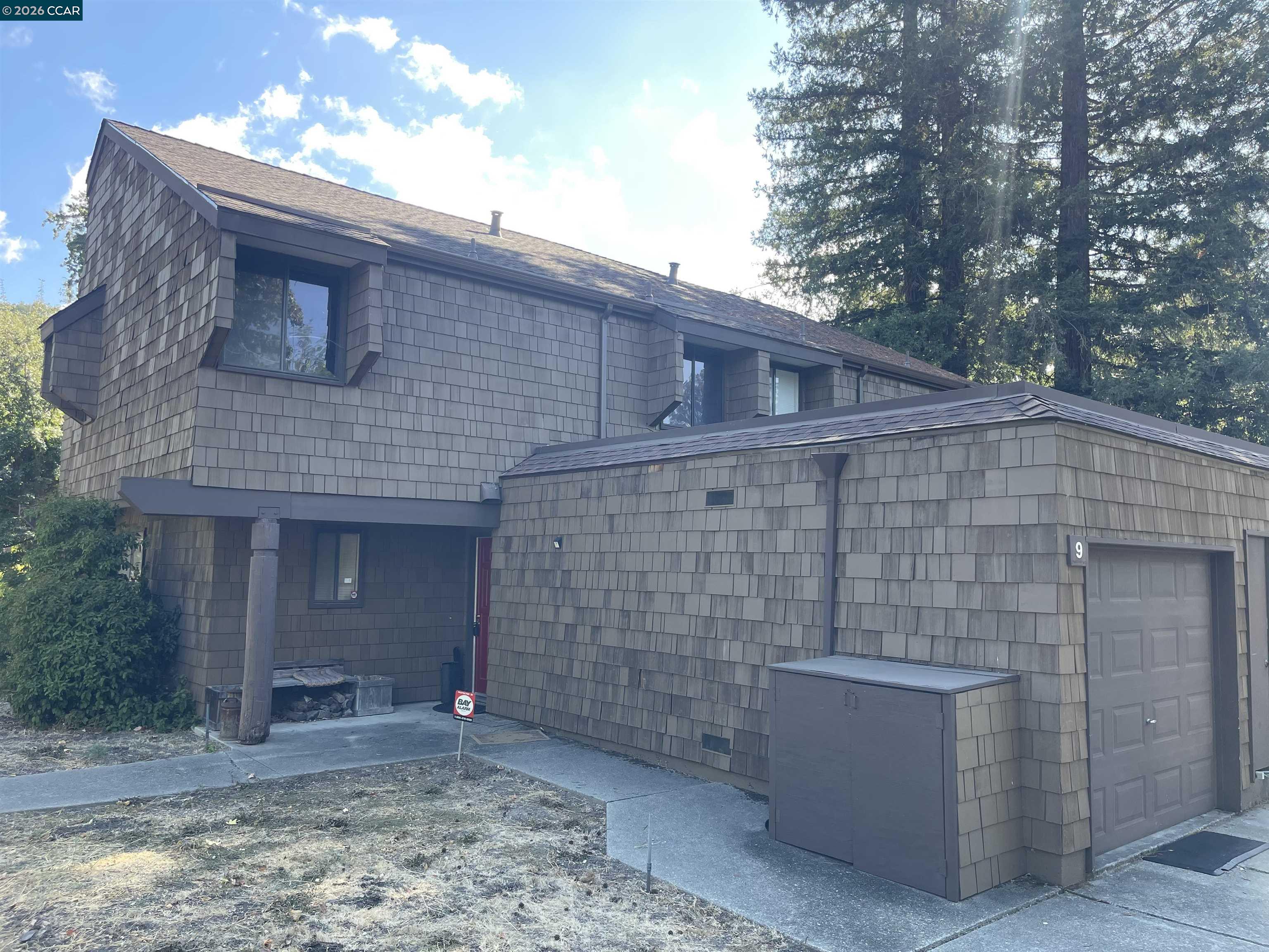 9 W Creek Ct