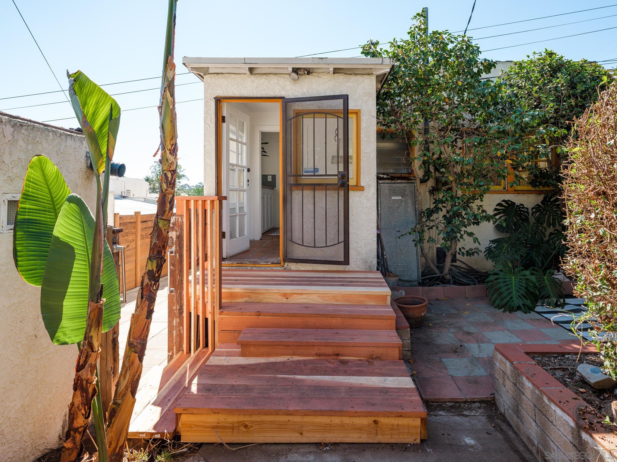 2432 Wightman Street