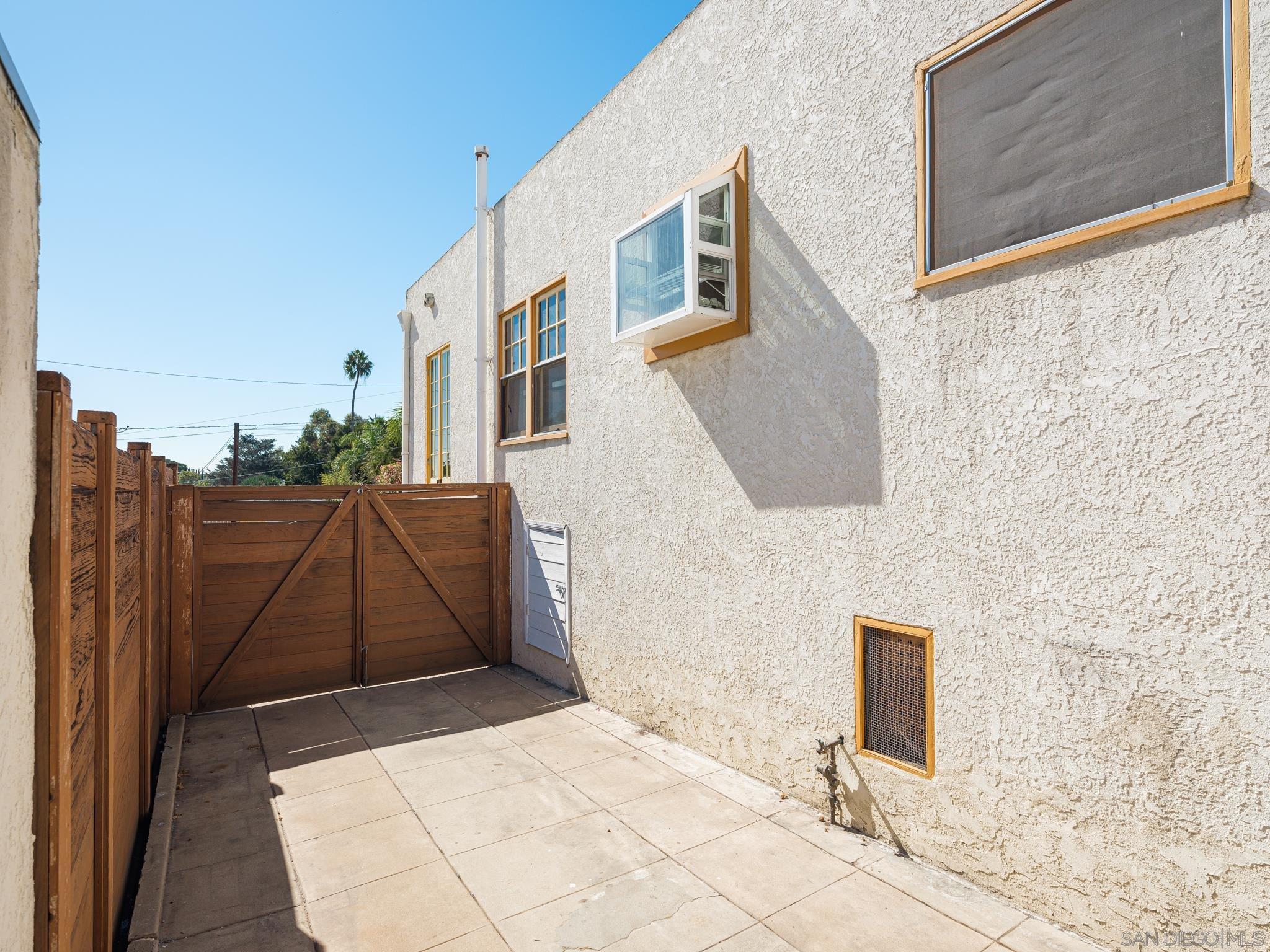 2432 Wightman Street