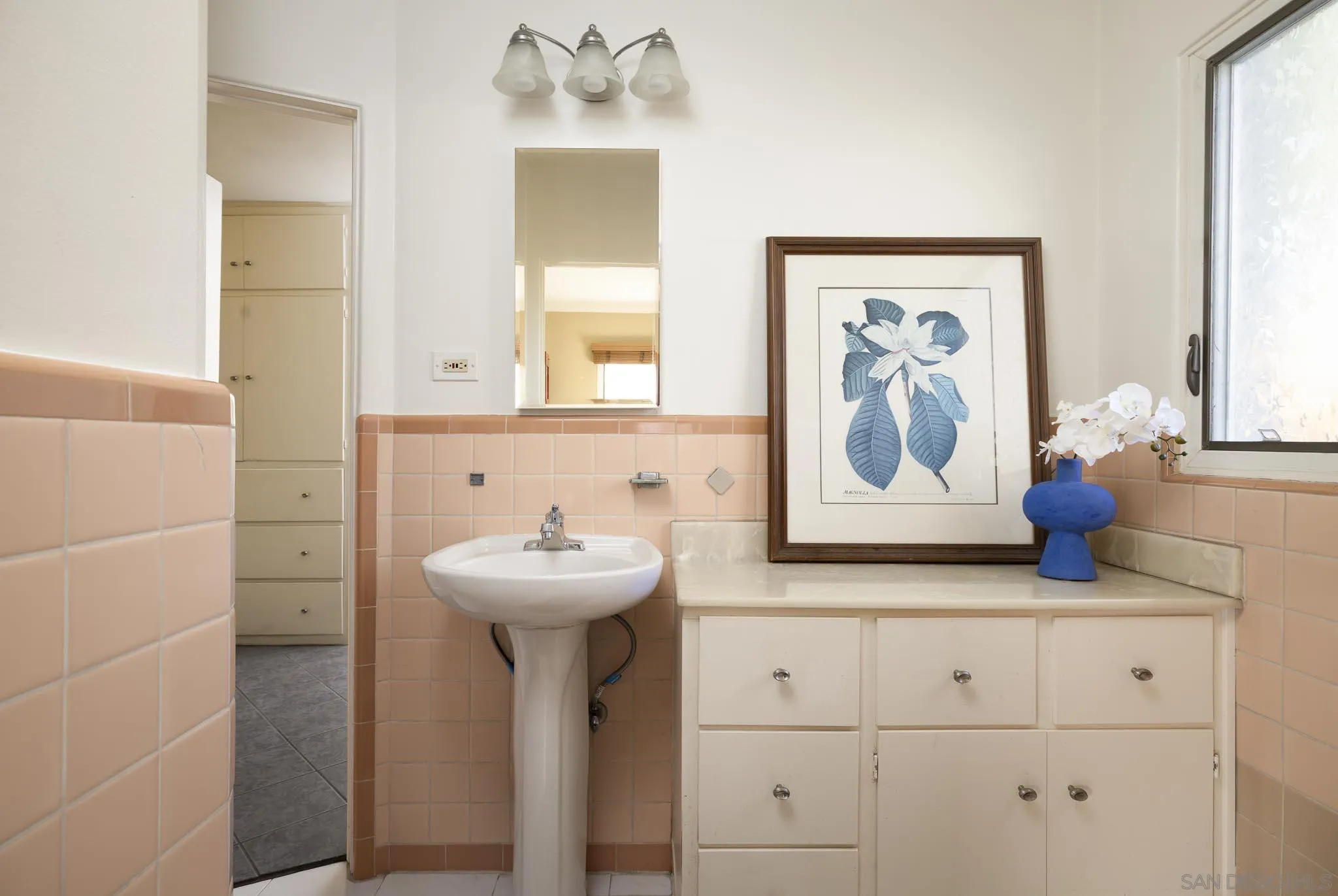 8050 Fairview Avenue