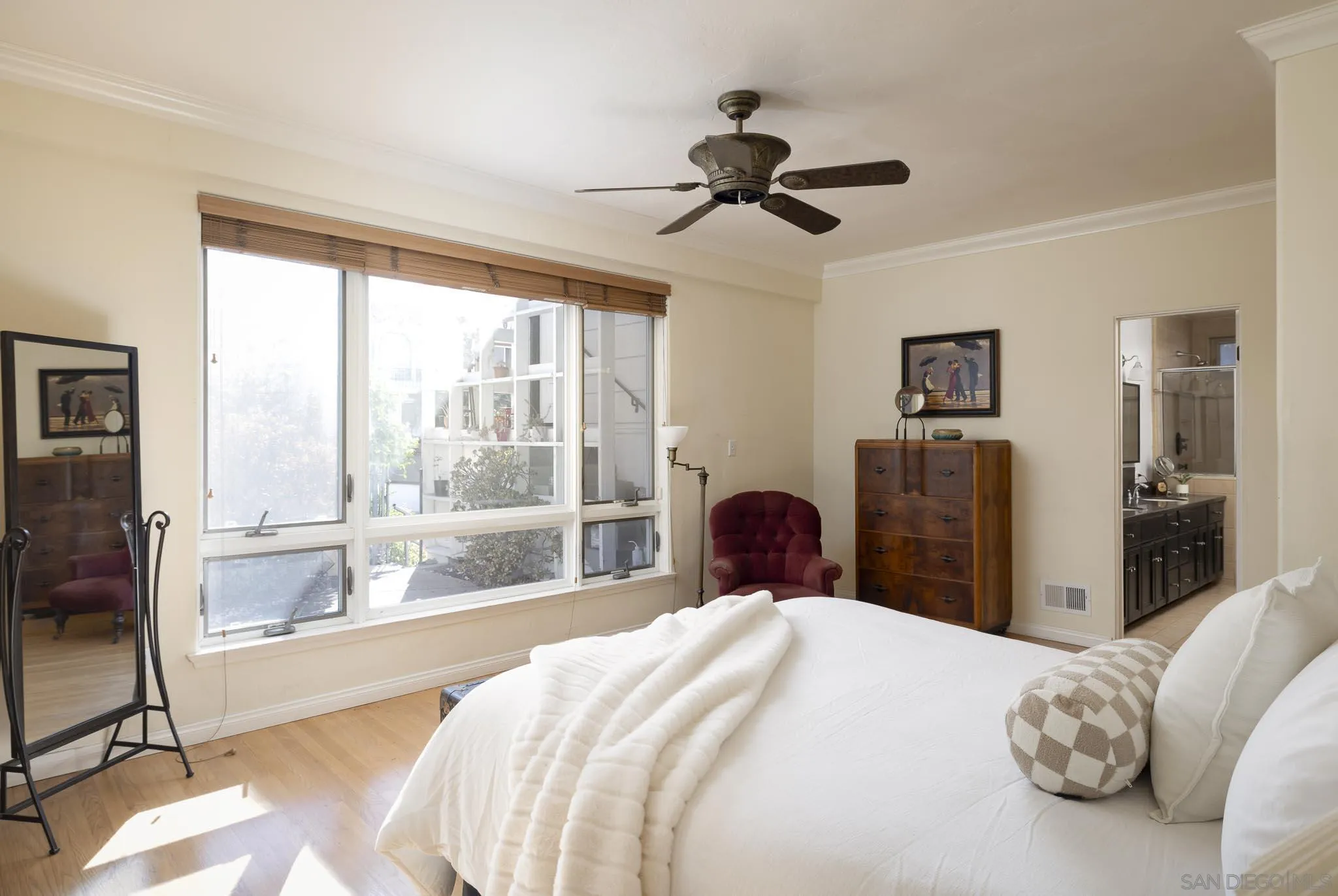 8050 Fairview Avenue