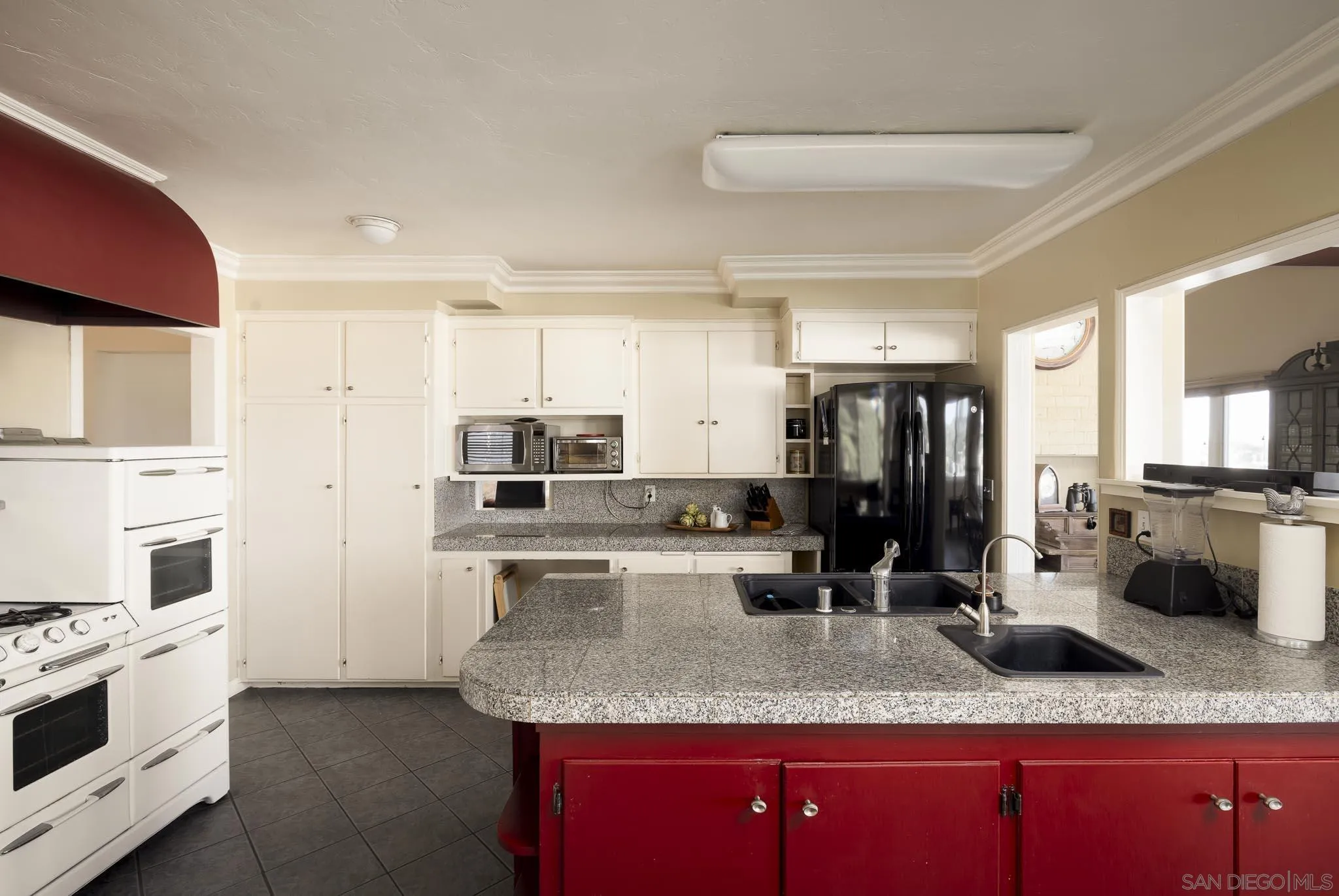 8050 Fairview Avenue