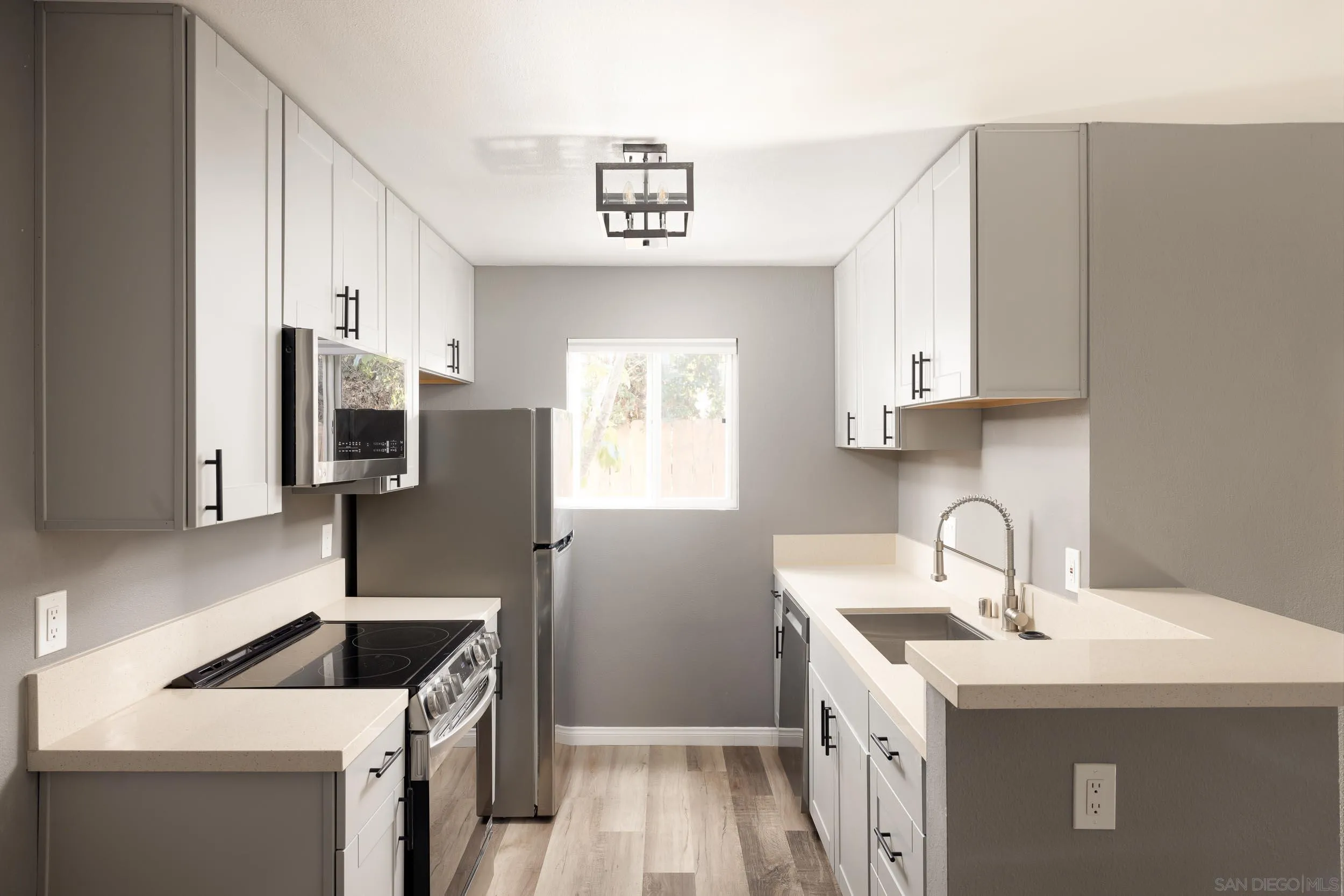 4745 W Mountain View Dr # 2