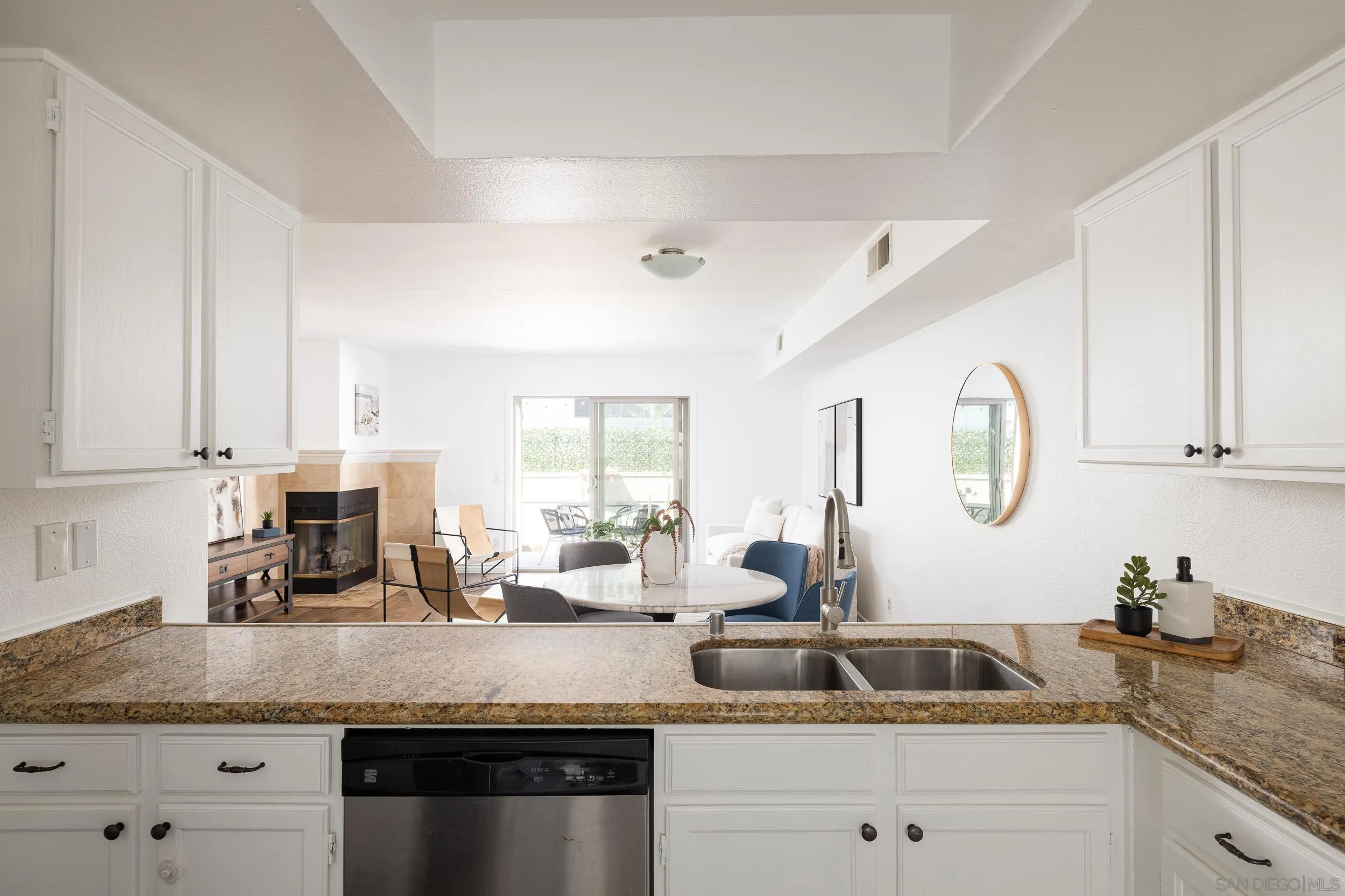 3037 Ingelow St Unit 4